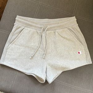 CHAMPION SWEAT SHORTS!